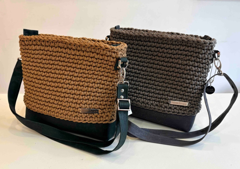 Chelsea Crossbody	by Tracey Delmonte