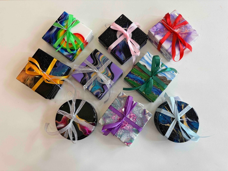 Coaster- fluid design, set of 4	by Francine Roche-