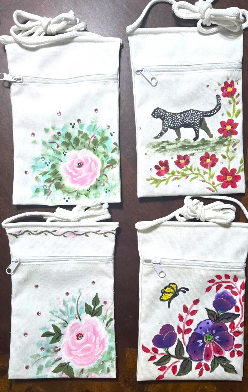 Hand bags by UdayaPriya Maikandan